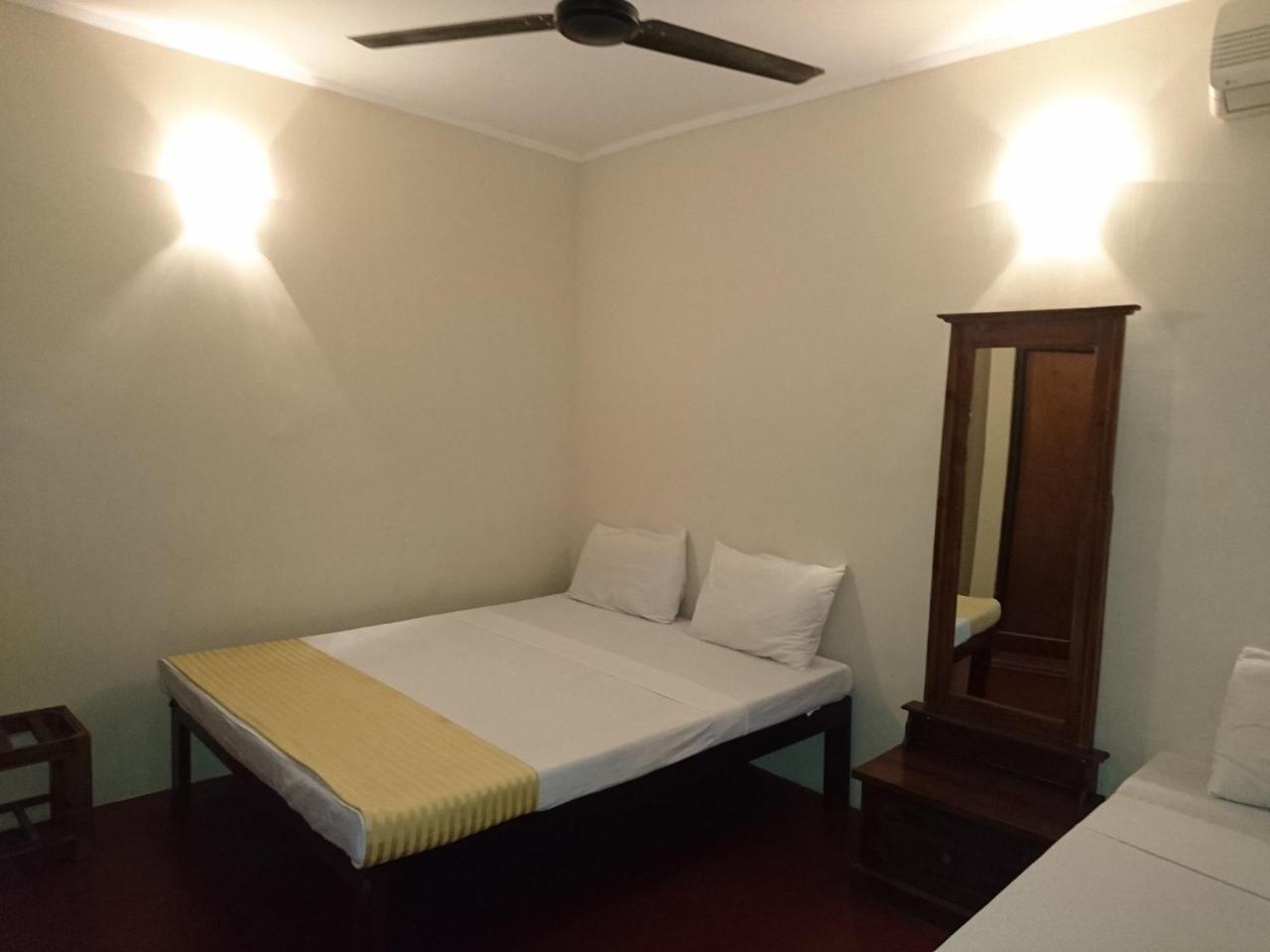 Shiva Rest Katharagama Hotel Kataragama Buitenkant foto